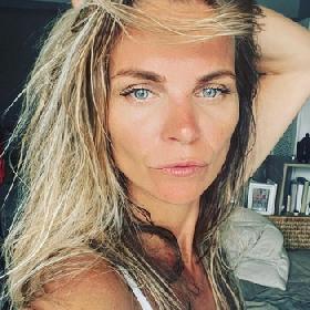 Lekker heet hapje dat zin heeft in jou!