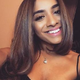 Lekker heet hapje dat zin heeft in jou!