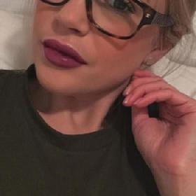 Neuken kan toch ook best gewoon gratis zijn?