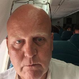 Zoek een geile gast die graag pijpt!