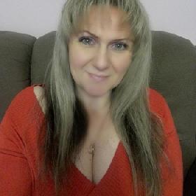 Geile vrouw met hoge en veel behoeftes