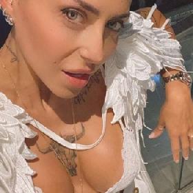 Meisje heeft altijd zin om te neuken