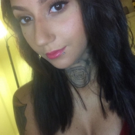 Weet jij van aanpakken met deze vurige brunette?