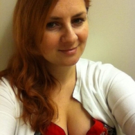 Weet jij van aanpakken met deze vurige brunette?