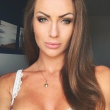 Weet jij van aanpakken met deze vurige brunette?