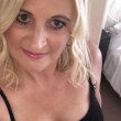 Gezellige huisvrouw zoekt date