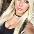 Blond en geil, help jij mij?