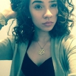 Jonge dame zoekt spannende date