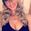 Blond en geil, help jij mij?
