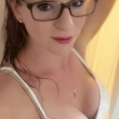 Leuke single brunette zoekt gezelschap