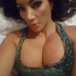 Super geile brunette wacht op jouw