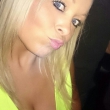 Ben een sexy blond sletje dat graag seks wil